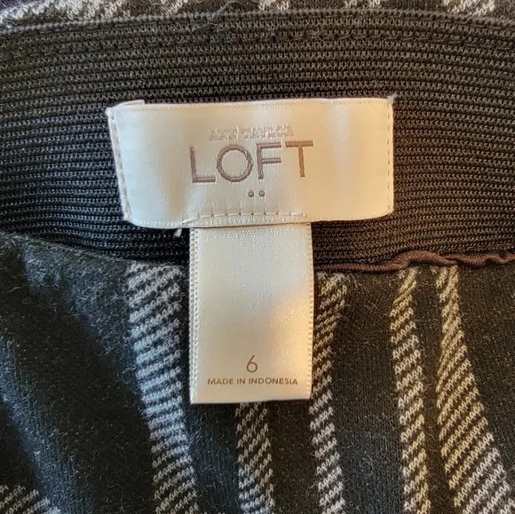LOFT gray and black plaid skirt - Picture 3 of 6